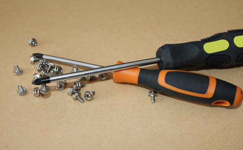 Chłodziarka przestaje działać, a pralka cieknie – naprawa czy wymiana?